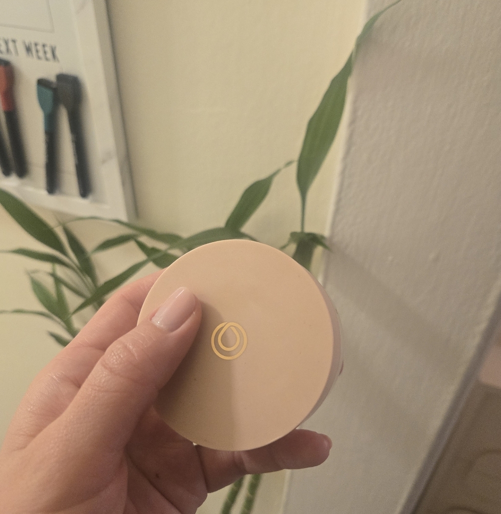 MONAT Perfecting Translucent Setting Powder — Nude Beige - Picture 4 of 4